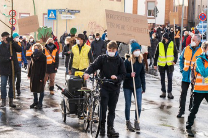 Demonstration in Seckbach
